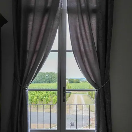 Chateau Vieux Clos Emilion Couette-café *